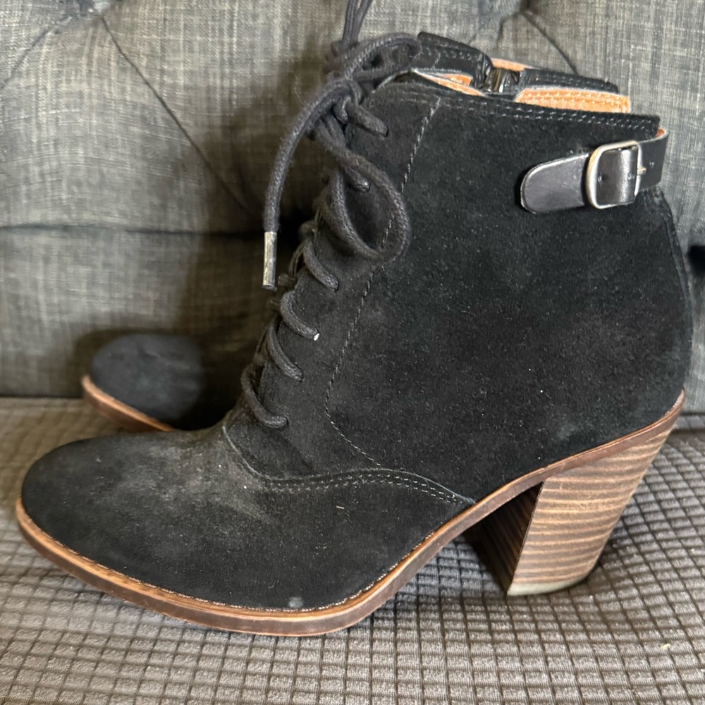 Lucky Brand Black Suede heeled Ankle Booties women’s 6